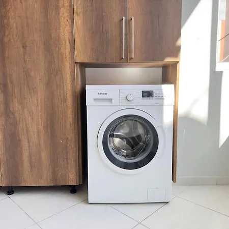 Modern Meets Comfort 2 Bedroom In Bllok Διαμέρισμα Τίρανα
