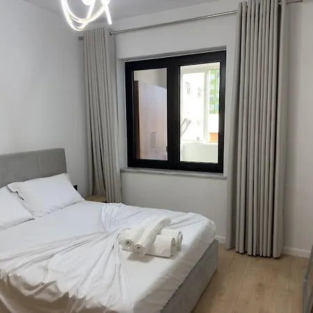 Modern Meets Comfort 2 Bedroom In Bllok