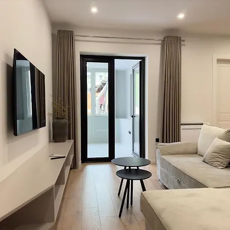 Modern Meets Comfort 2 Bedroom In Bllok * Τίρανα