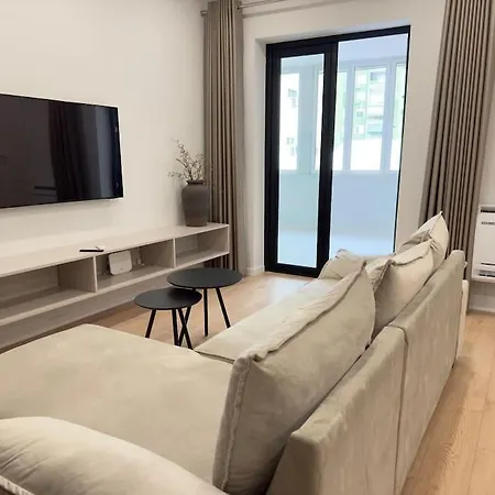 Modern Meets Comfort 2 Bedroom In Bllok Διαμέρισμα *