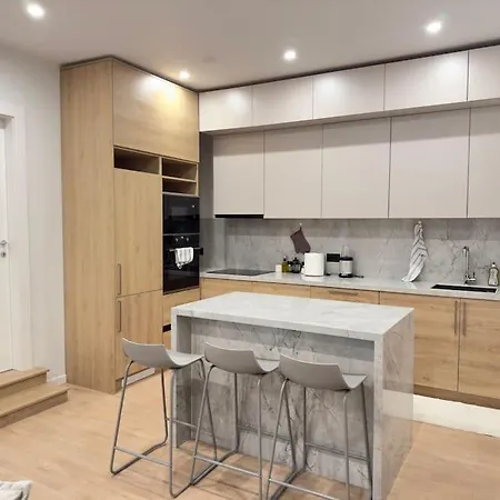 Apartment Modern Meets Comfort 2 Bedroom In Bllok Tirana